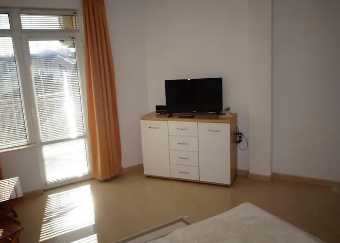 アパート Bogoridi *